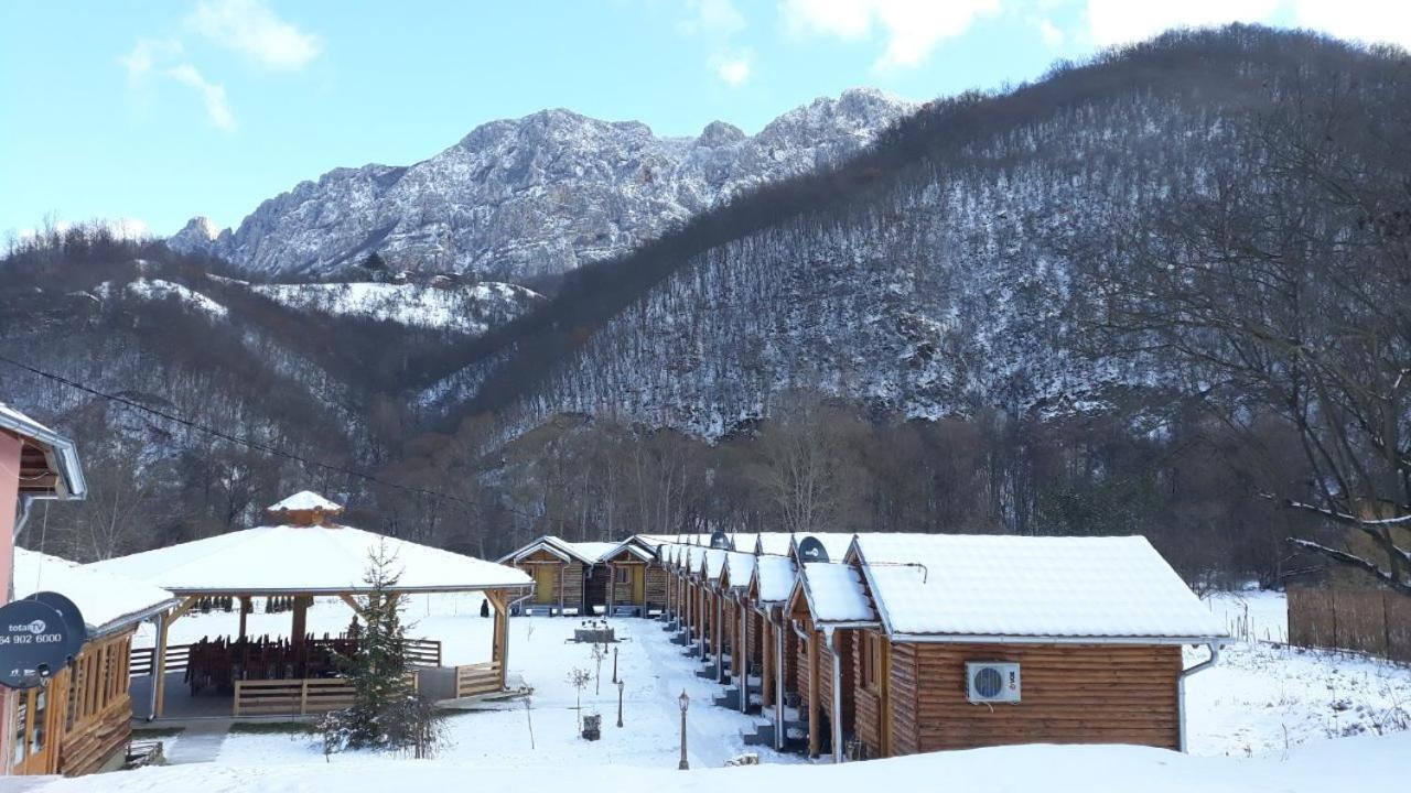 Juzni Vetar Hotell Trnski Odorovci Exteriör bild