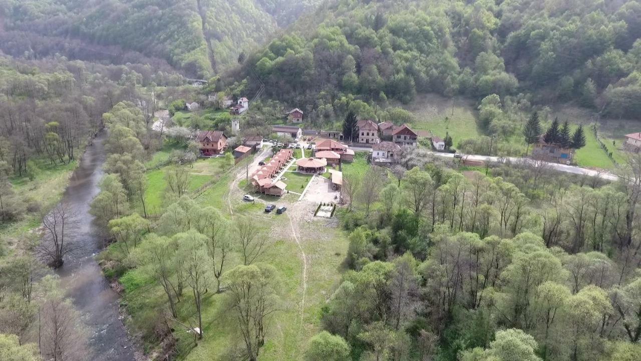 Juzni Vetar Hotell Trnski Odorovci Exteriör bild