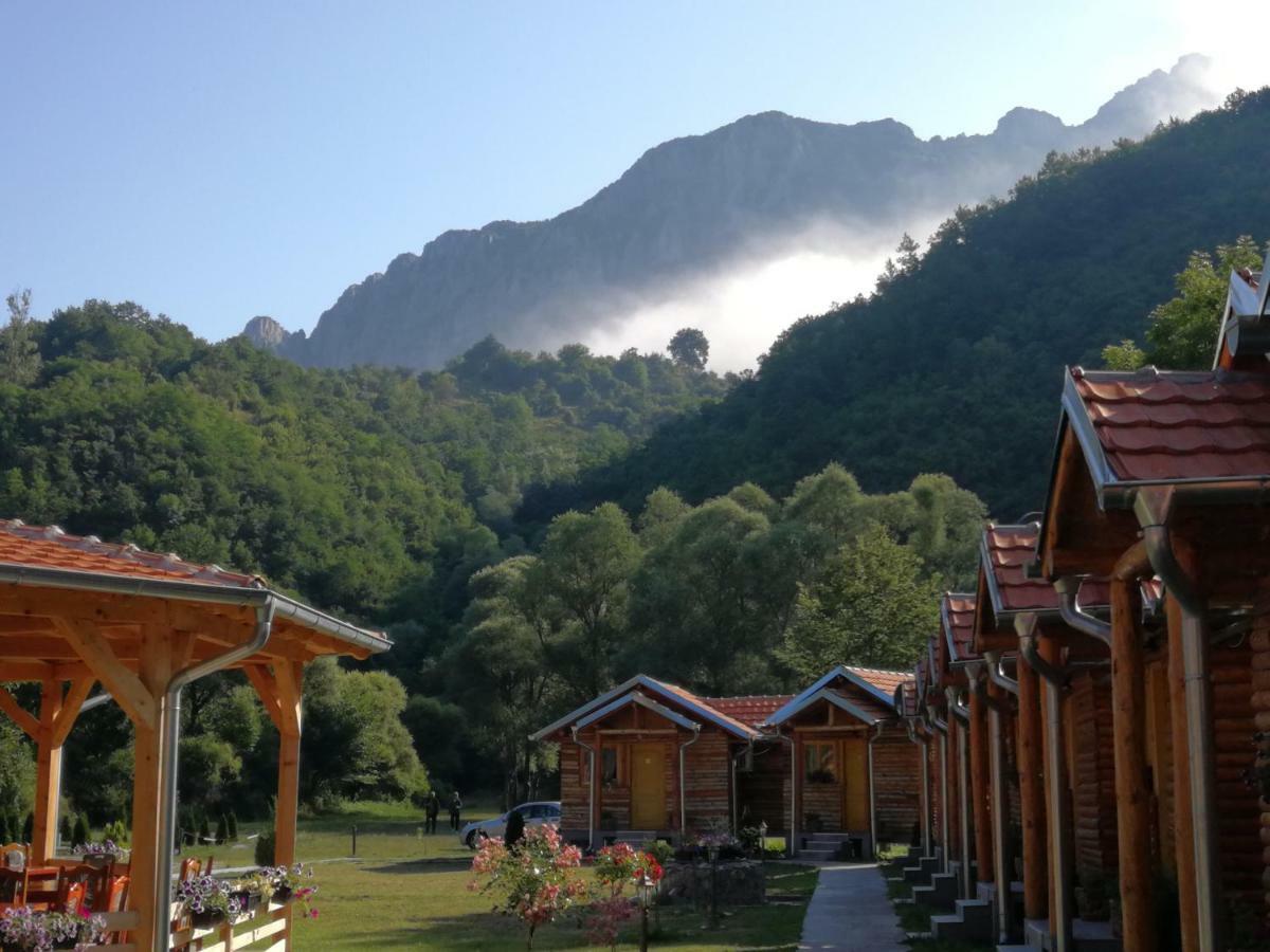 Juzni Vetar Hotell Trnski Odorovci Exteriör bild